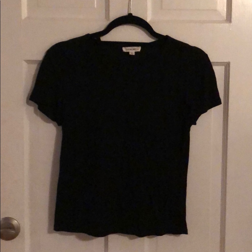 Black tee
